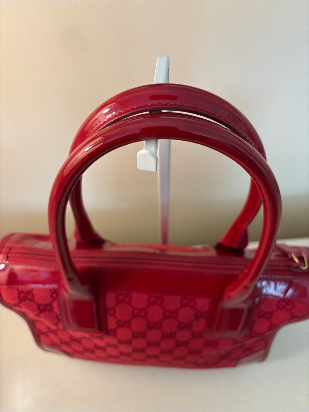 GUCCI VINTAGE RED CANVAS HANDBAG - Picture 3 of 13